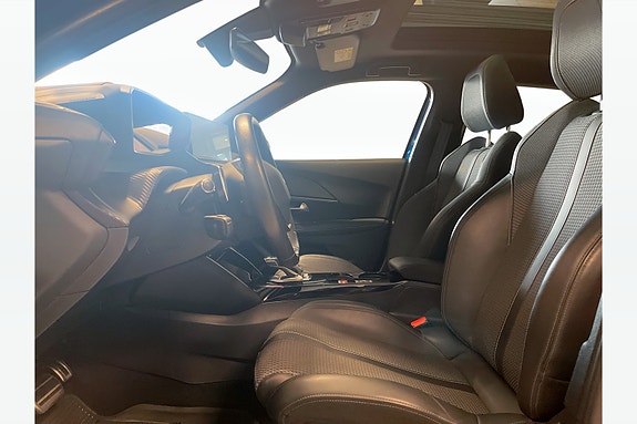 Peugeot 2008 27 of 30
