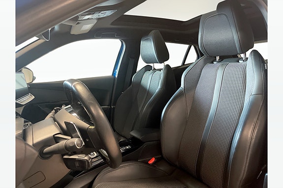 Peugeot 2008 28 of 30