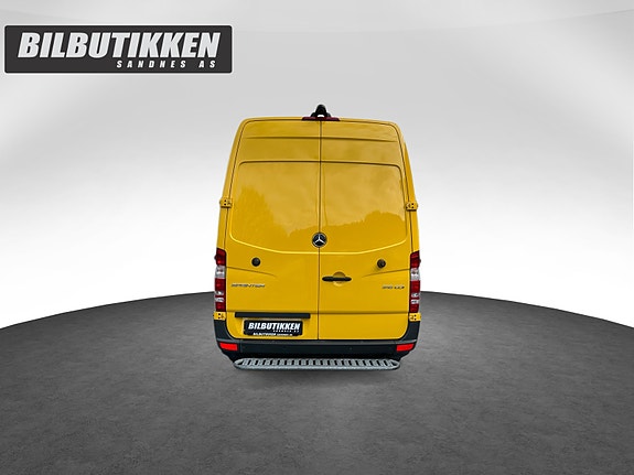 Mercedes-Benz Sprinter 4 of 5