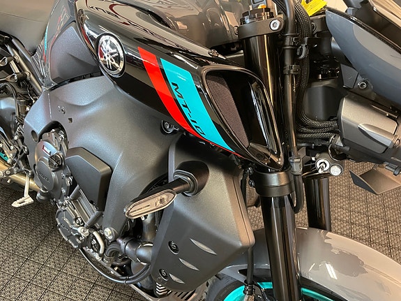 Yamaha MT-10 *** NYE DEKK * AKRAPOVIC * SERVICE/GARANTI *** 20 of 30