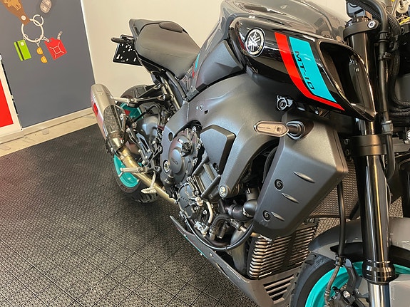 Yamaha MT-10 *** NYE DEKK * AKRAPOVIC * SERVICE/GARANTI *** 19 of 30