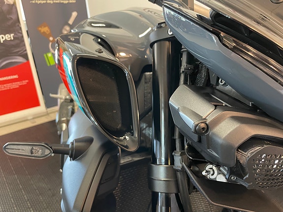 Yamaha MT-10 *** NYE DEKK * AKRAPOVIC * SERVICE/GARANTI *** 25 of 30