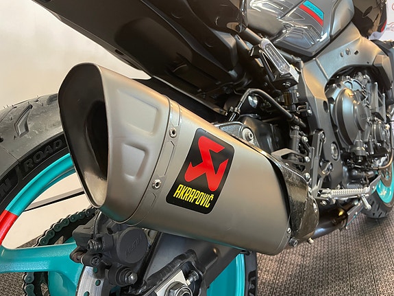 Yamaha MT-10 *** NYE DEKK * AKRAPOVIC * SERVICE/GARANTI *** 12 of 30