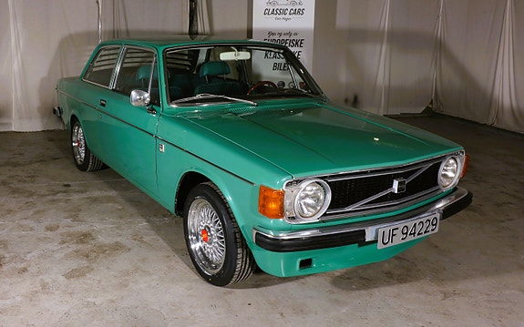 Volvo 142
