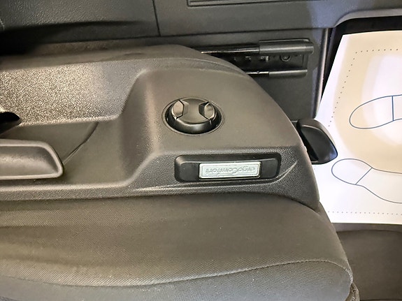 Volkswagen Caddy Maxi 19 of 30