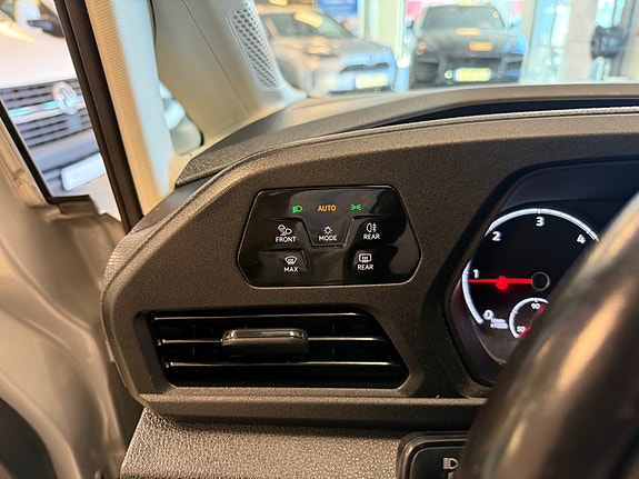 Volkswagen Caddy Maxi 18 of 30