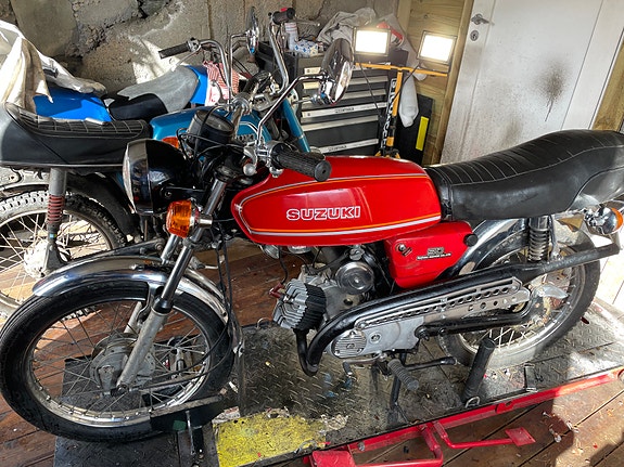 Suzuki A 50 2 of 6