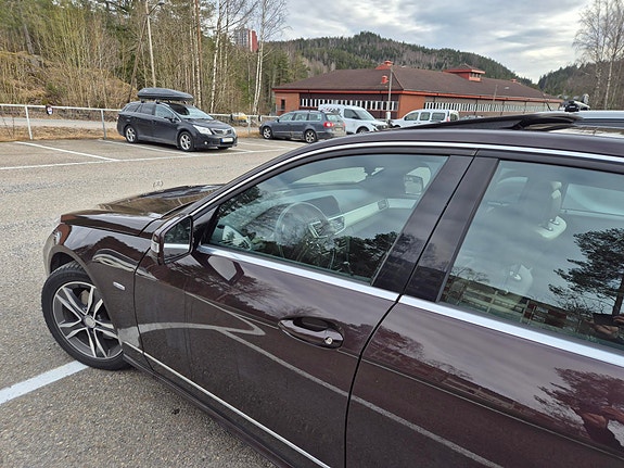 Mercedes-Benz E250 8 of 10