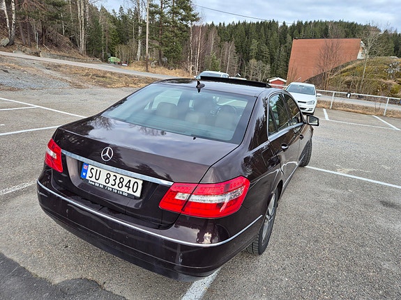 Mercedes-Benz E250 2 of 10
