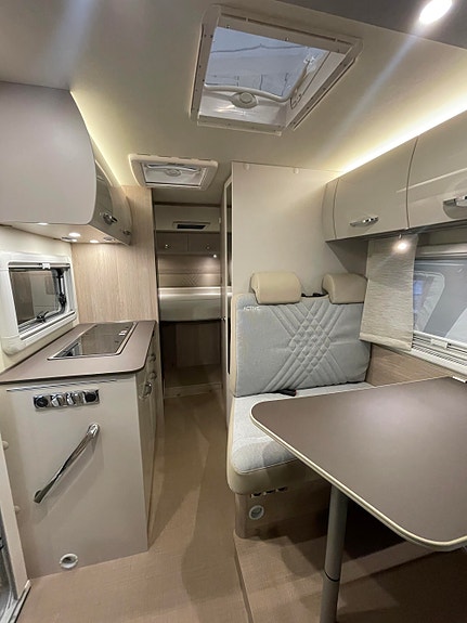 Bürstner Nexxo Van T 700 9-trinns automat / Queenbed / Smal og lettkjørt! 18 of 30