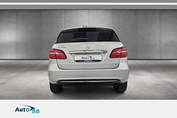 Mercedes-Benz B250 5 of 5