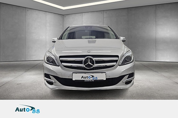 Mercedes-Benz B250 3 of 5