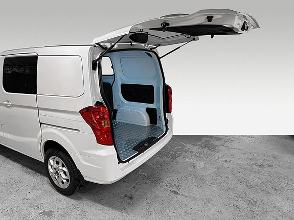 BYD T3 10 of 16