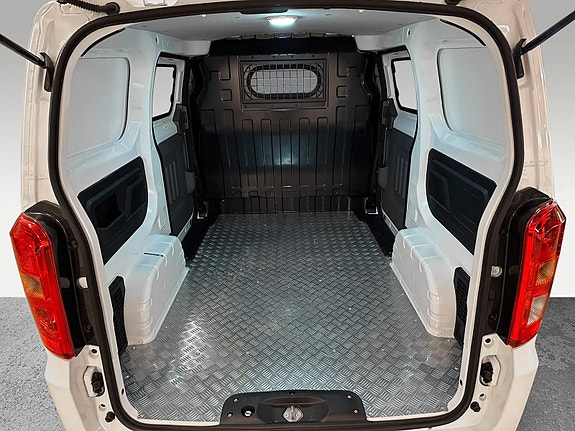 BYD T3 7 of 16