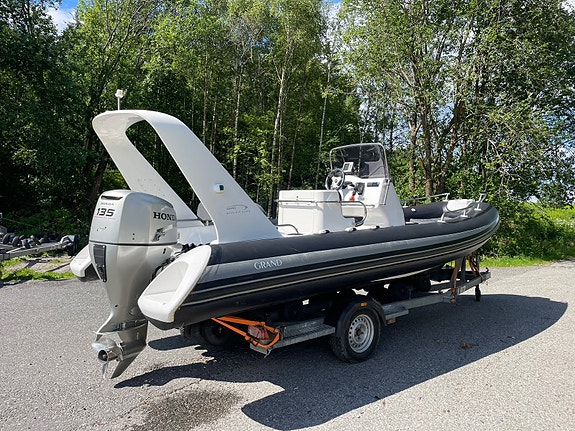 Hel og fin Grand 650 RIB med 135 hk Honda, kun 555 timer. Bør sees!