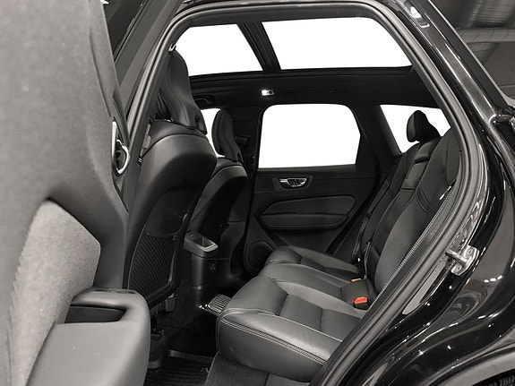 Volvo XC60 3 of 15
