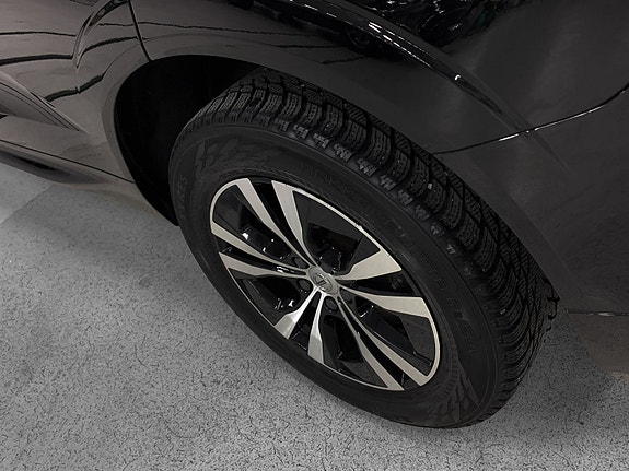 Volvo XC60 5 of 15