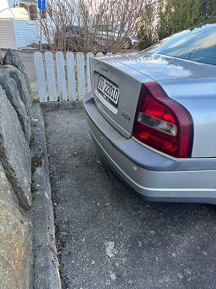 Volvo S80 3 of 5