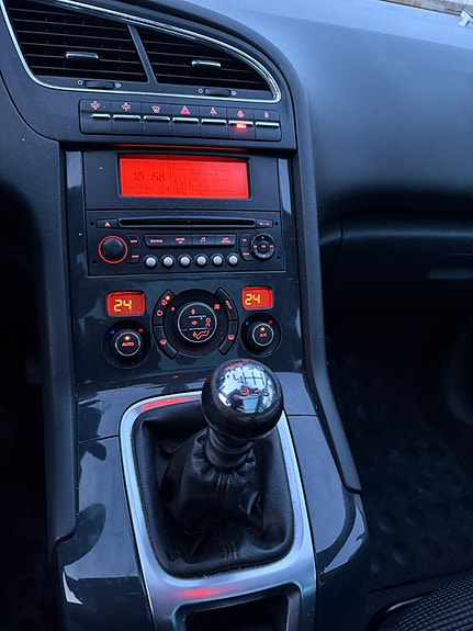 Peugeot 5008 9 of 9