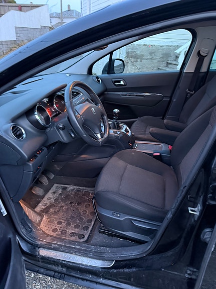 Peugeot 5008 7 of 9