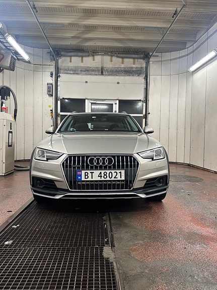 Audi A4 allroad 2 of 30