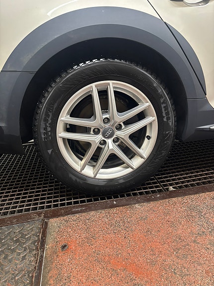 Audi A4 allroad 13 of 30