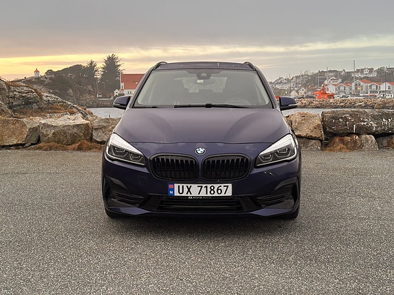 BMW 225xe 3 of 13