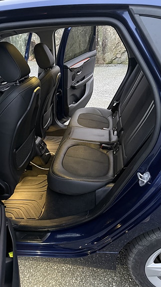 BMW 225xe 8 of 13