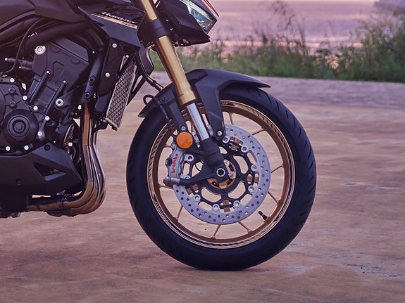Honda CB1000 Hornet SP 7 of 9