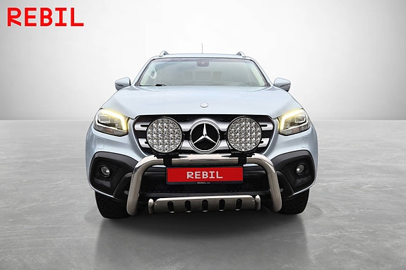 Mercedes-Benz X250 d 2 of 22