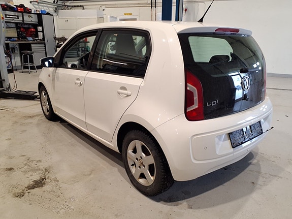 Volkswagen UP! 3 of 17