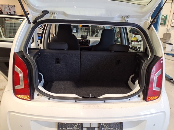 Volkswagen UP! 10 of 17