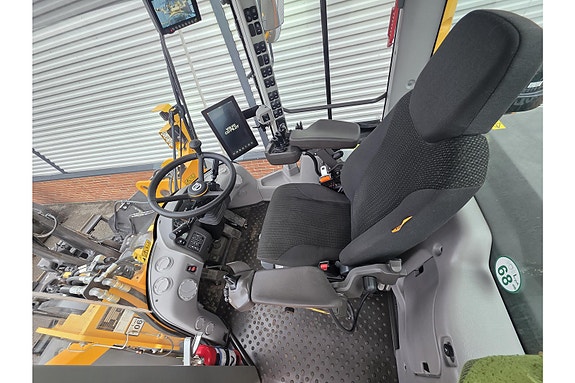 Volvo L110H2 4 of 12