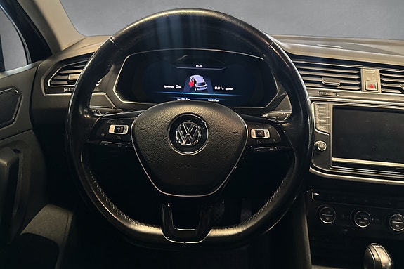 Volkswagen Tiguan 18 of 30