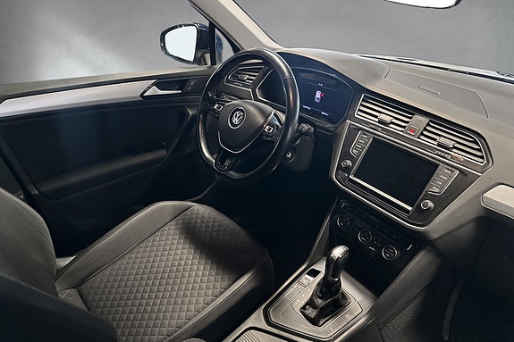 Volkswagen Tiguan 10 of 30