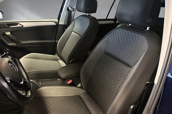 Volkswagen Tiguan 12 of 30