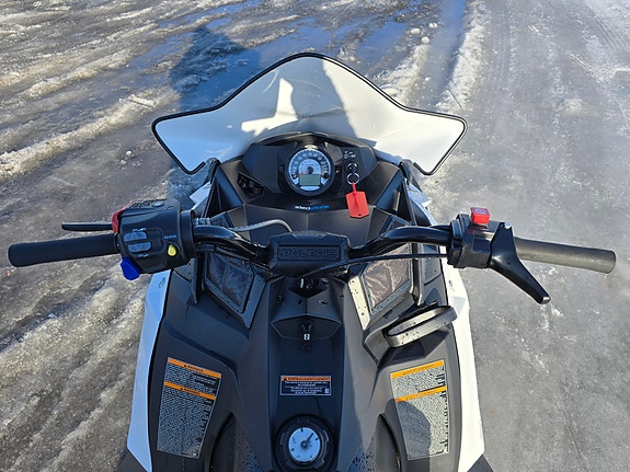 Polaris 550 Indy Voyager 13 of 13