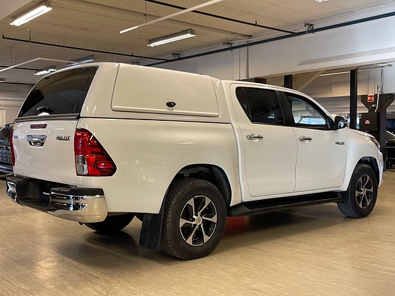 Toyota HiLux 24 of 30