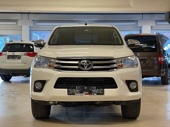 Toyota HiLux 30 of 30