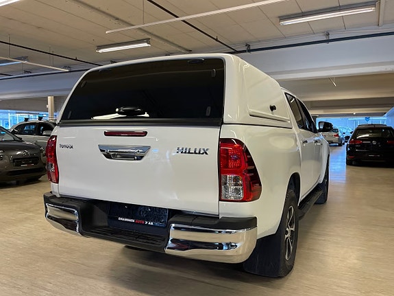 Toyota HiLux 25 of 30