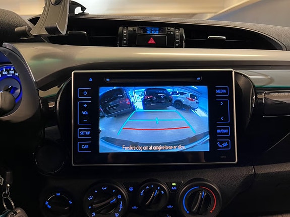 Toyota HiLux 15 of 30