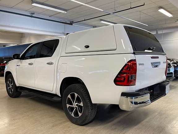 Toyota HiLux 27 of 30