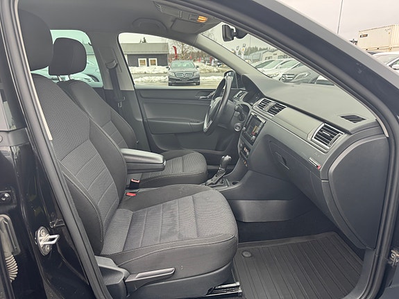 Skoda Rapid 16 of 29
