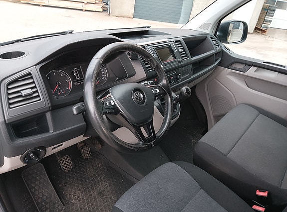 Volkswagen Transporter 12 of 24