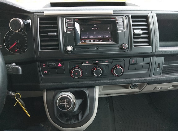 Volkswagen Transporter 14 of 24
