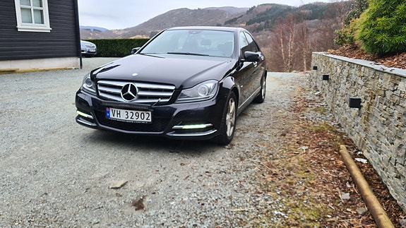 Mercedes-Benz C180 3 of 19