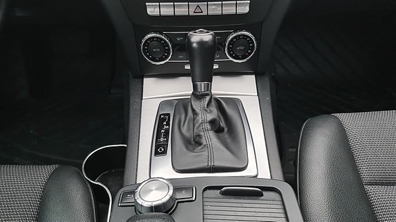 Mercedes-Benz C180 11 of 19