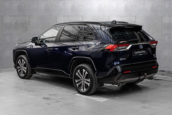 Toyota RAV4 Plug-in Hybrid 2 of 28