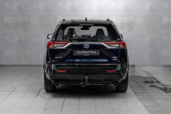 Toyota RAV4 Plug-in Hybrid 3 of 28