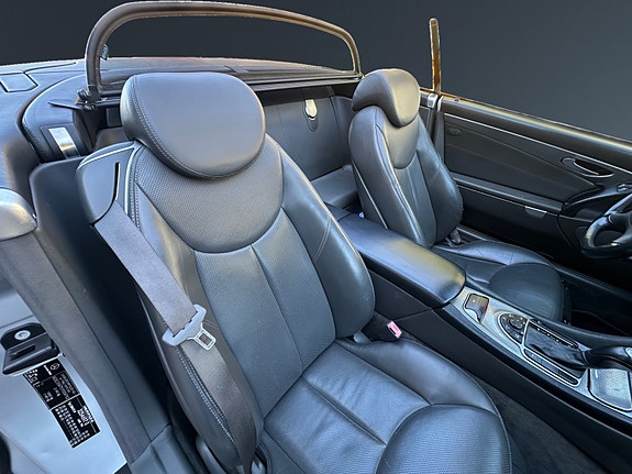 Mercedes-Benz SL500 14 of 30